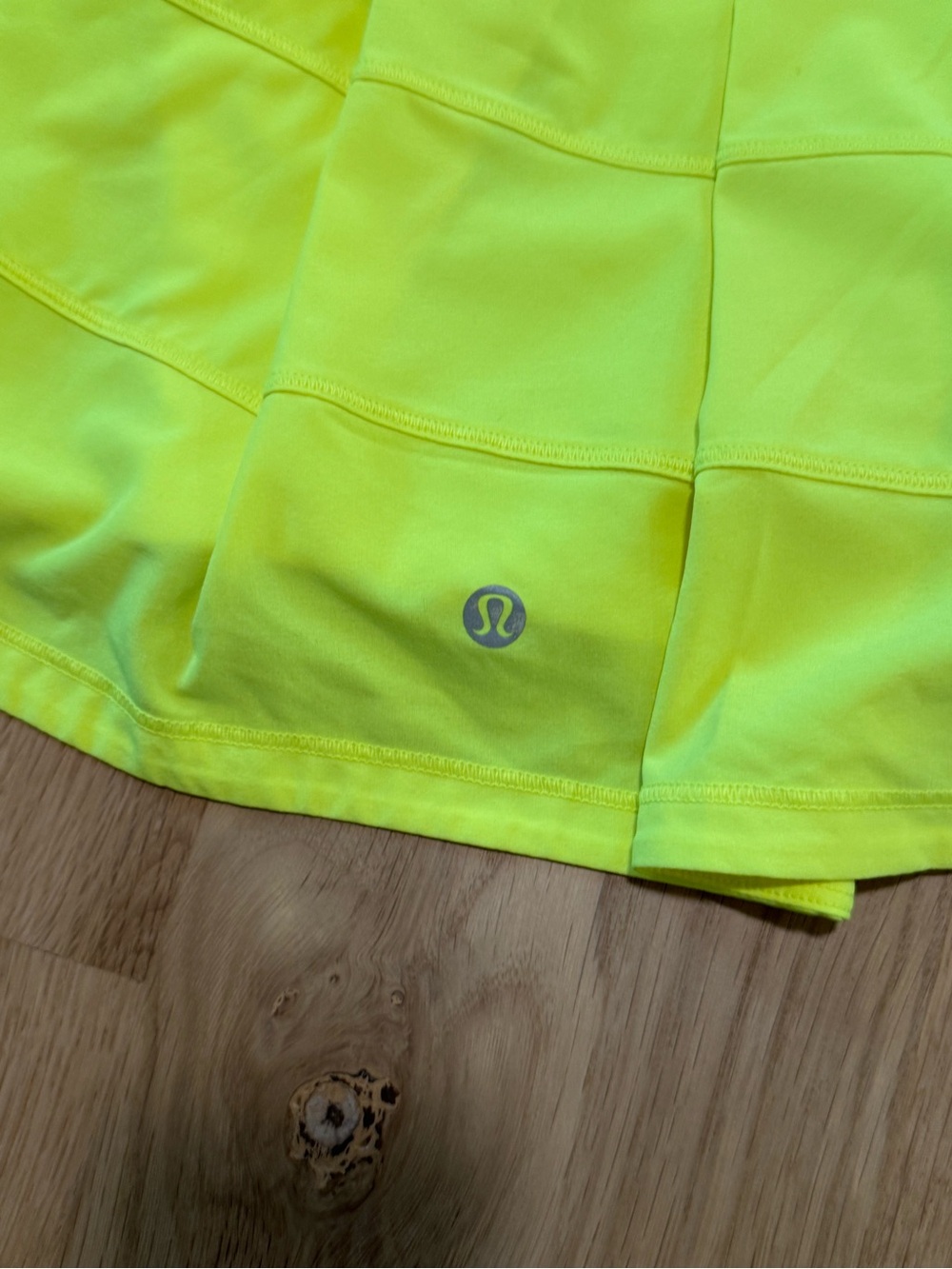 Lululemon Women’s Neon Yellow Tennis Skirt & Strappy Sports Bra Set Size 8 - Picture 2 of 9